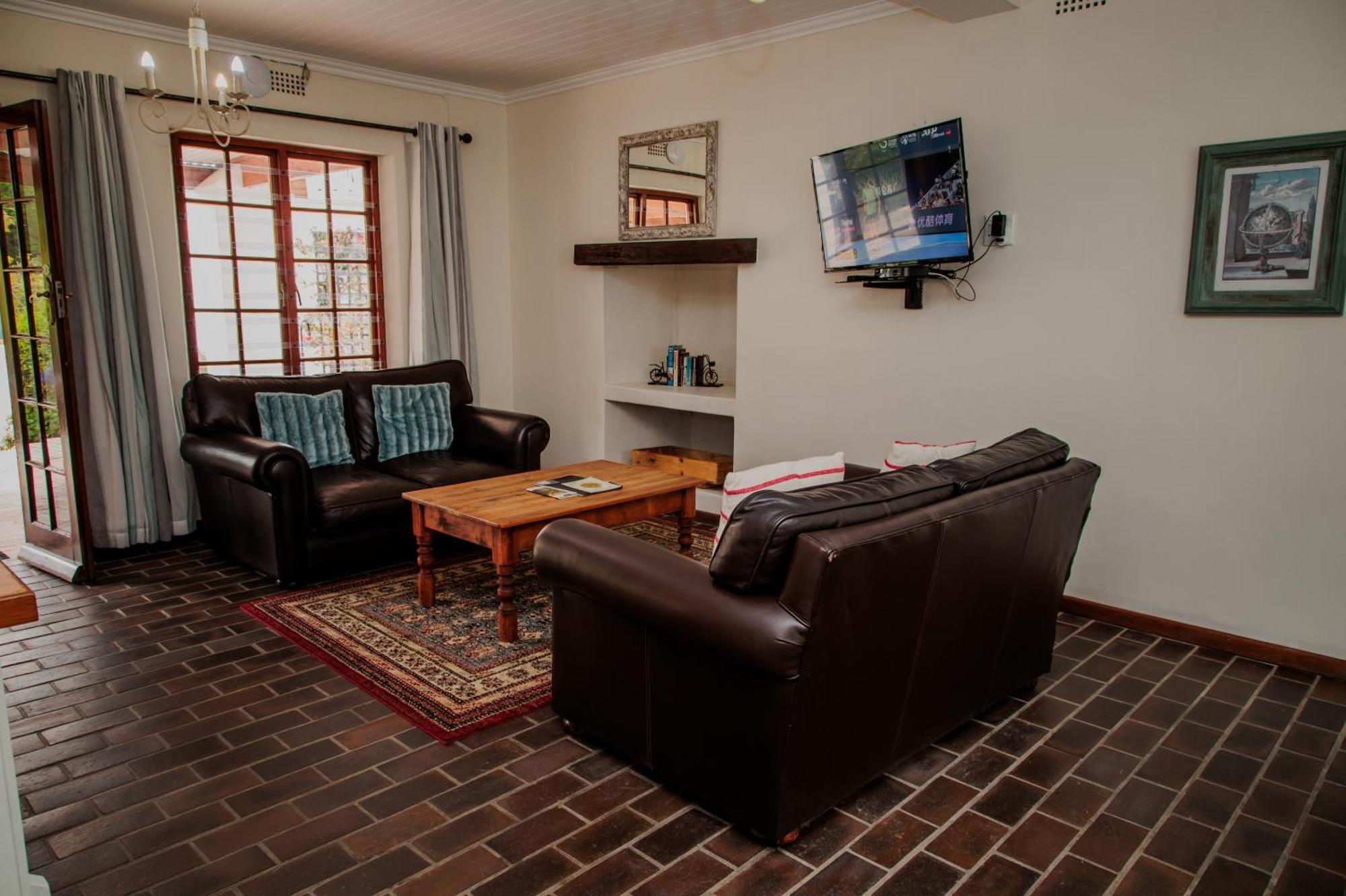 Aan De Oever Guesthouse Свелендам Екстериор снимка