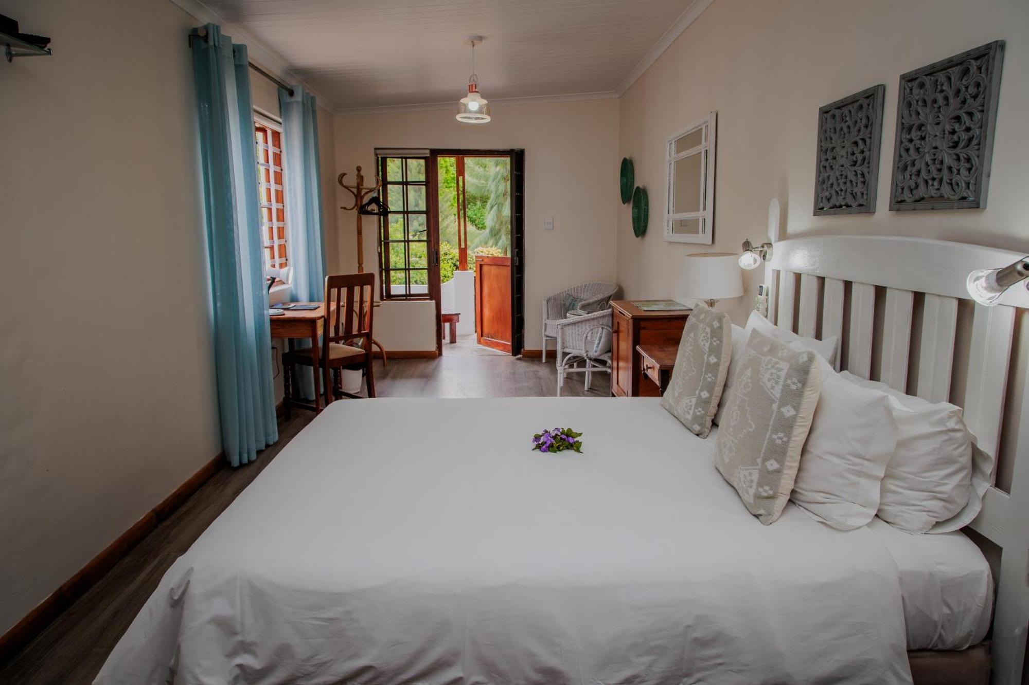 Aan De Oever Guesthouse Свелендам Екстериор снимка