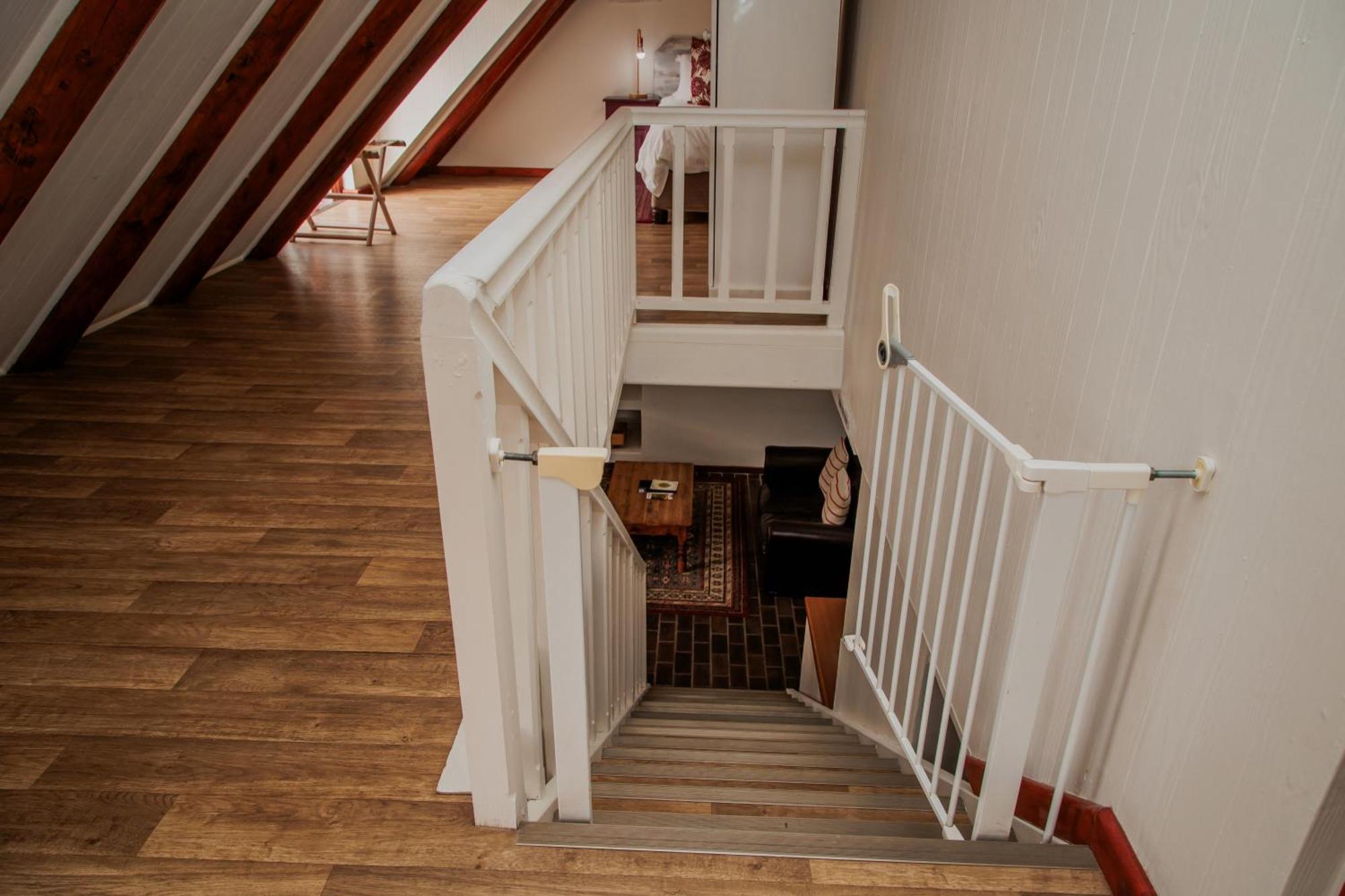 Aan De Oever Guesthouse Свелендам Екстериор снимка