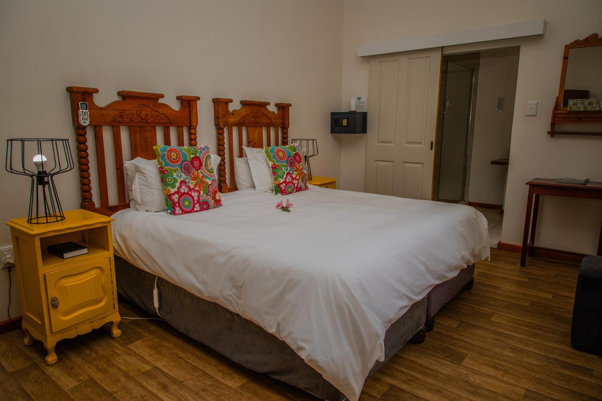 Aan De Oever Guesthouse Свелендам Екстериор снимка