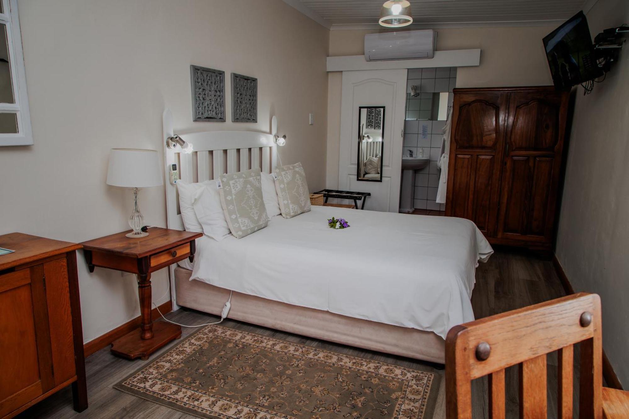 Aan De Oever Guesthouse Свелендам Екстериор снимка